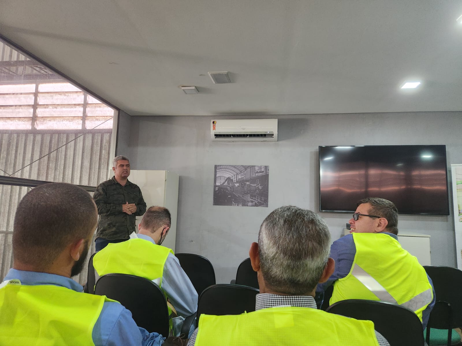 Visita técnica na Usina de Triagem Mecanizada de Resíduos Sólidos Tecipar